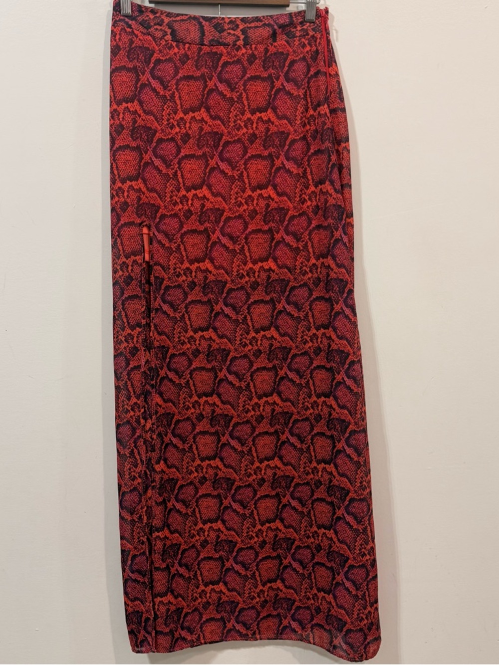 Show Me Your MuMu Red Black High Side Slit Spring Snake-Print Maxi Skirt Size M